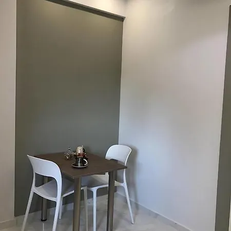 Filippou 13 Luxury Aprts With Balcony דירה