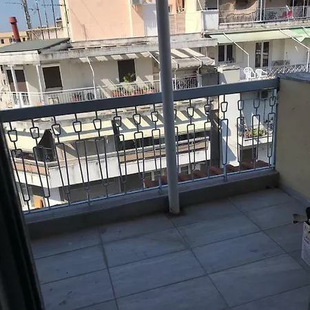 Filippou 13 Luxury Aprts With Balcony דירה *