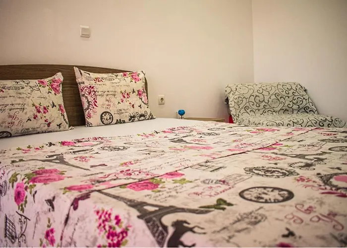 Filippou 13 Luxury Aprts With Balcony شقة سالونيك