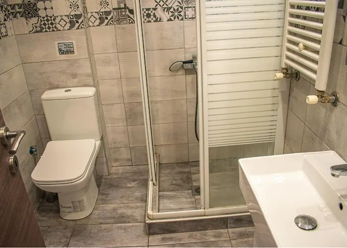 Filippou 13 Luxury Aprts With Balcony شقة