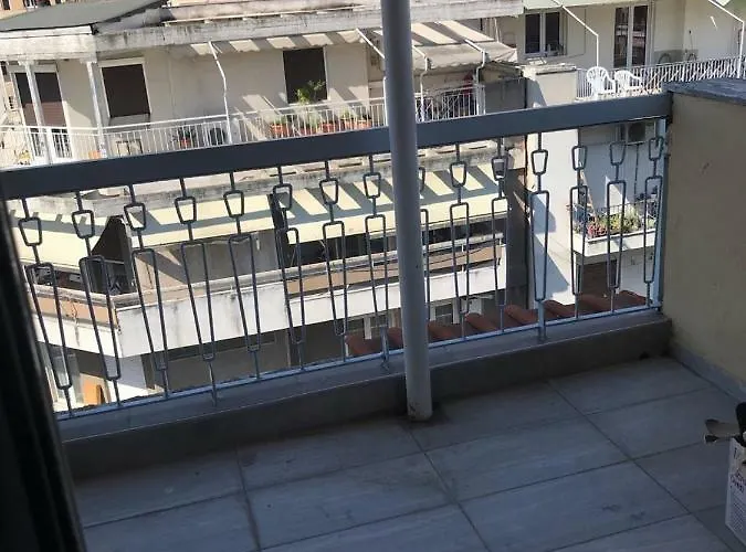 Filippou 13 Luxury Aprts With Balcony شقة *