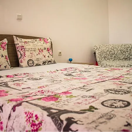 Filippou 13 Luxury Aprts With Balcony شقة سالونيك