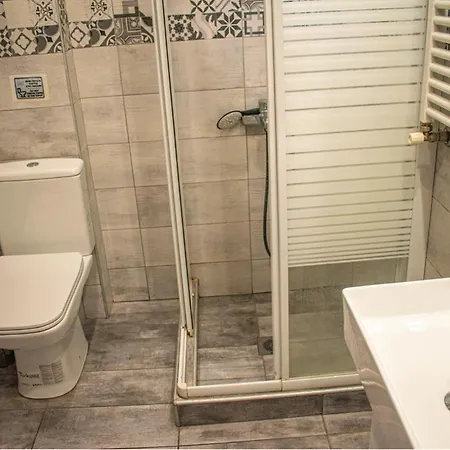 Filippou 13 Luxury Aprts With Balcony شقة