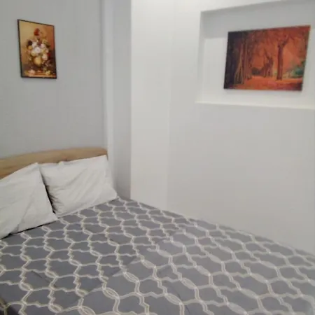 Filippou 13 Luxury Aprts With Balcony